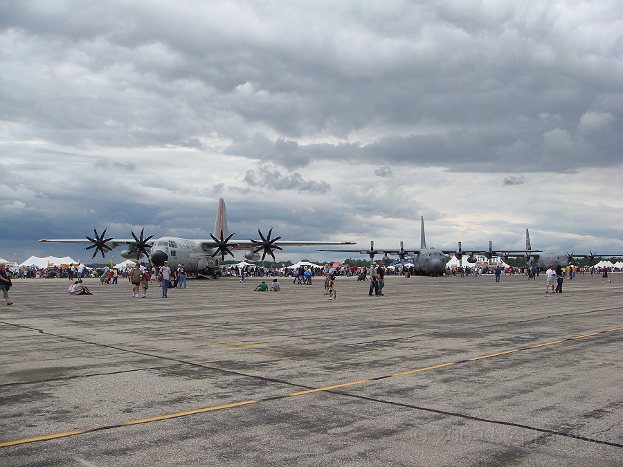 Willow Run Airshow [2009 July 18] 070.JPG - Scenes from the Thunder Over Michigan Air Show at Willow Run Airport